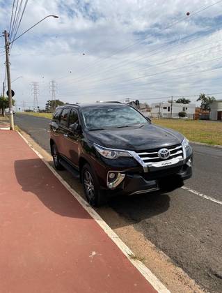 TOYOTA HILUX SW4 2.7 SRV 7 LUGARES 4X2 16V FLEX 4P AUTOMÁTICO